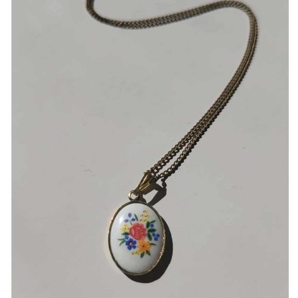 Vintage Glass Oval Floral Pendant Necklace Gold Tone Brass Chain Delicate